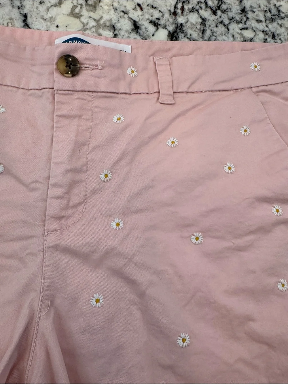 Old Navy Pink Daisy Embroidered Mid-Rise Everyday Shorts Women’s 14
